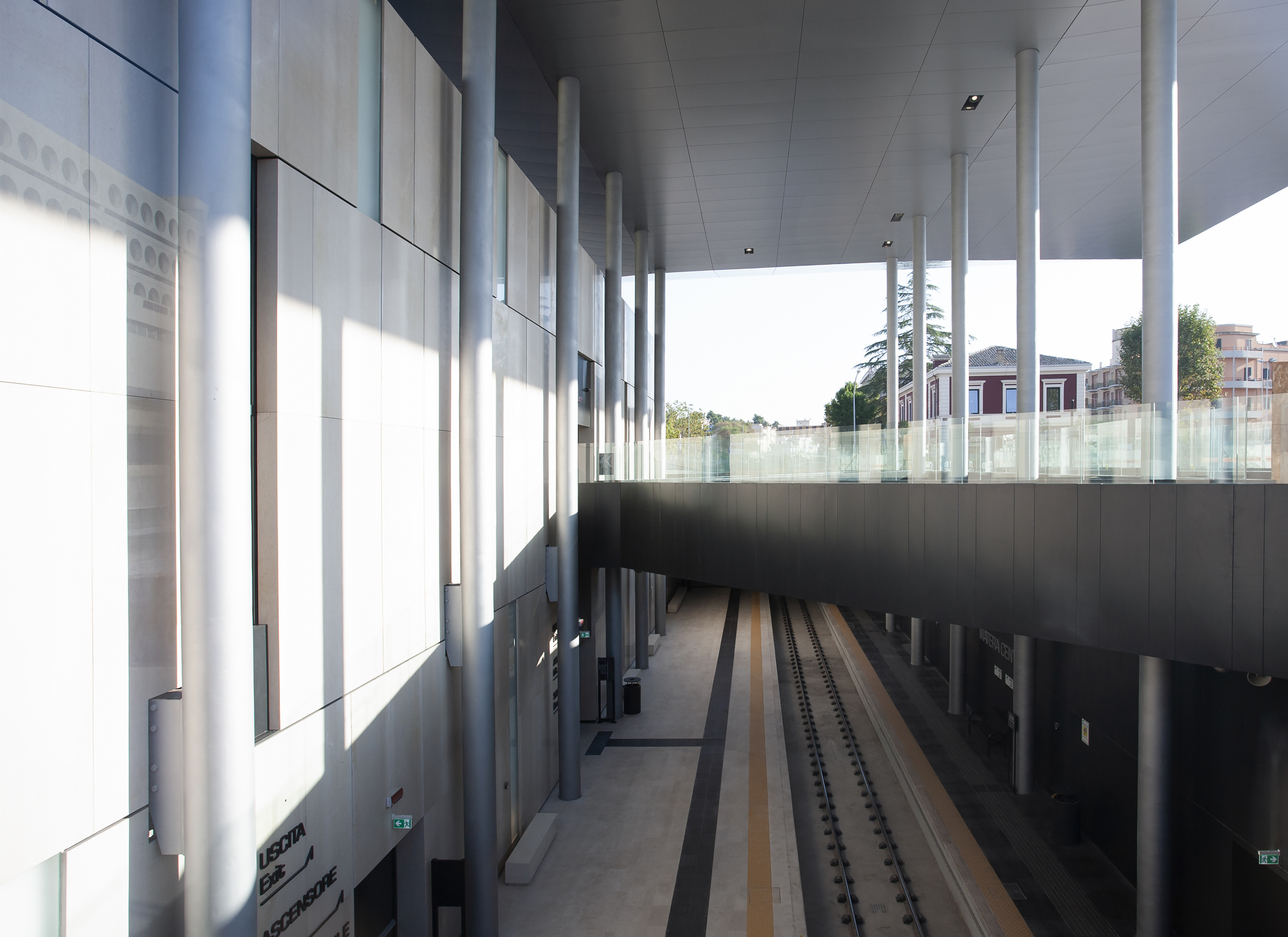 重塑城市地标 · 马泰拉中央火车站的现代复兴-33