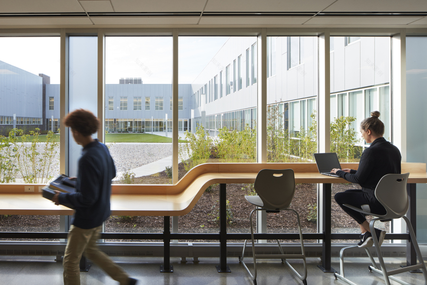 美国曼苏托高中-26