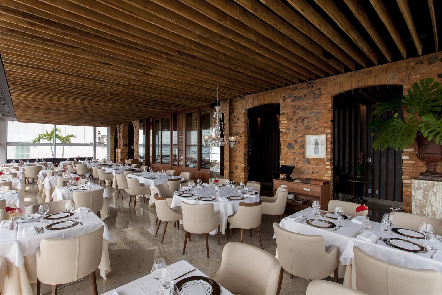 巴西绿色铁门餐厅 Mistura-3