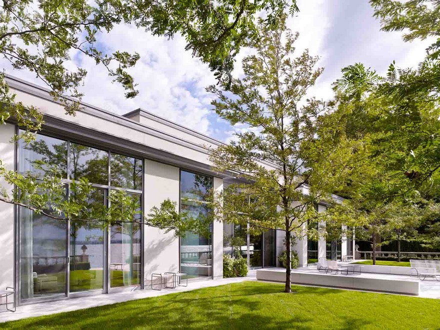 Modern Lakeside House Designed to Provide Unimpeded Views Out Across the Water-1