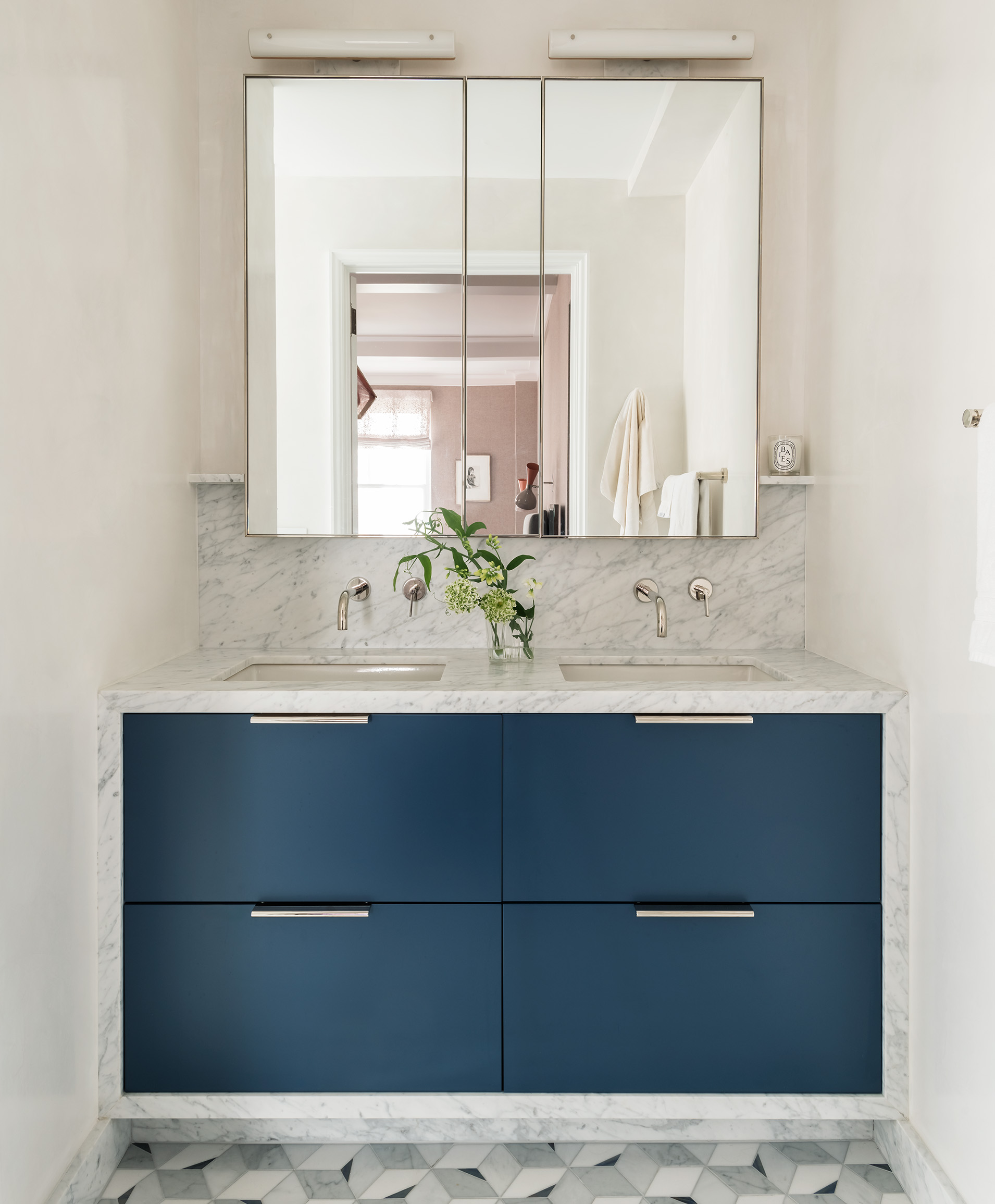 一场战前活力十足的合作活动

注：Punchy常见有有力的、活力十足的等意思，Coop常见有合作、合作活动、合作社等意思，这里结合语境推测Coop为合作活动，整体根据一般表达习惯进行了翻译如果有更具体的背景信息，翻译可能更精准 丨GhanaUpper West-31