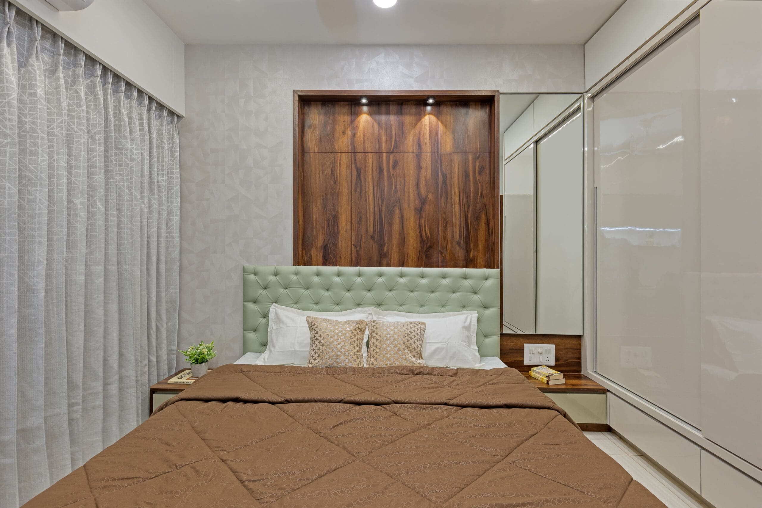 A 3 BHK Apartment Interior Design at Orchid Heaven by Montdor Interior | Montdor Interior-19