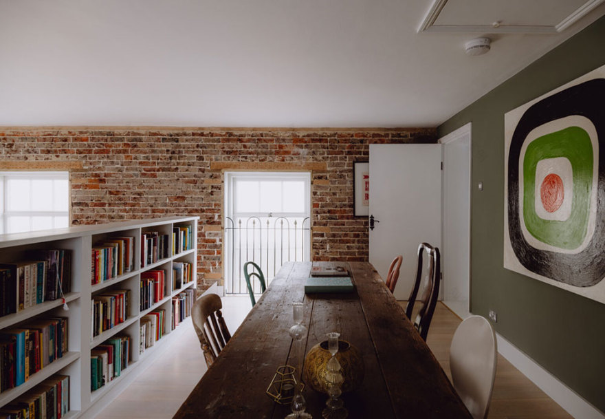 英国肯特郡前洗礼堂的时尚工业风格住宅设计-12