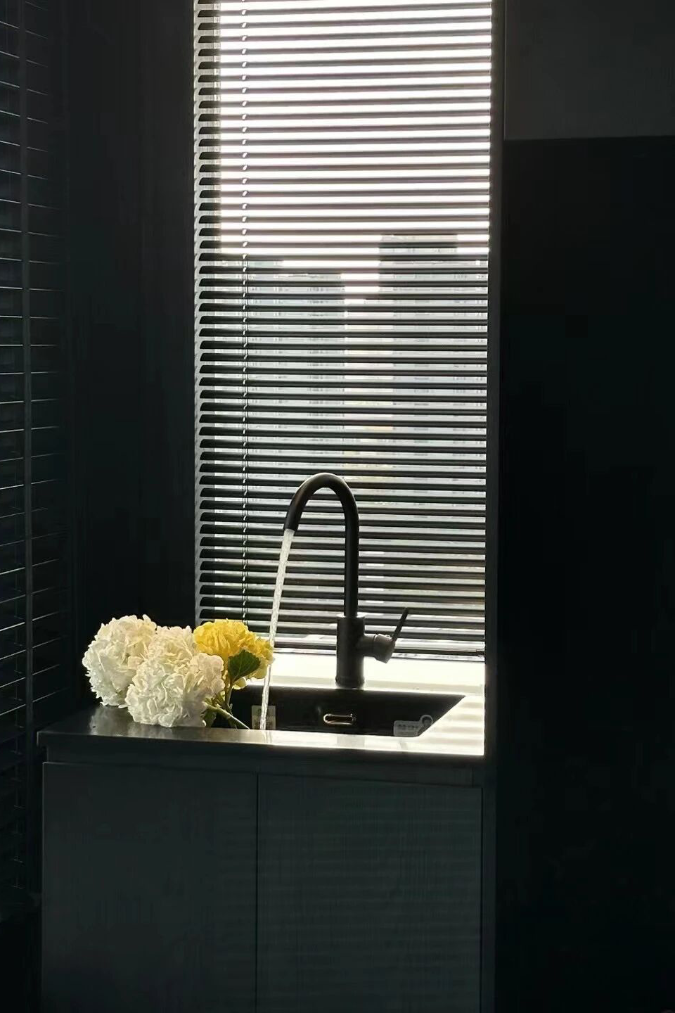 极简暗黑风:隐秘 · 深邃丨中国杭州丨有斯设计-59