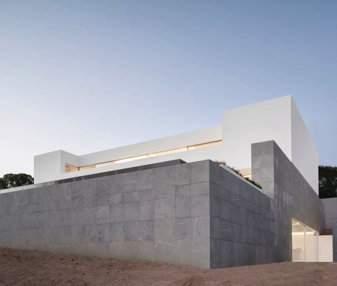 装满了的诗与远方的白色世界  Fran Silvestre-22