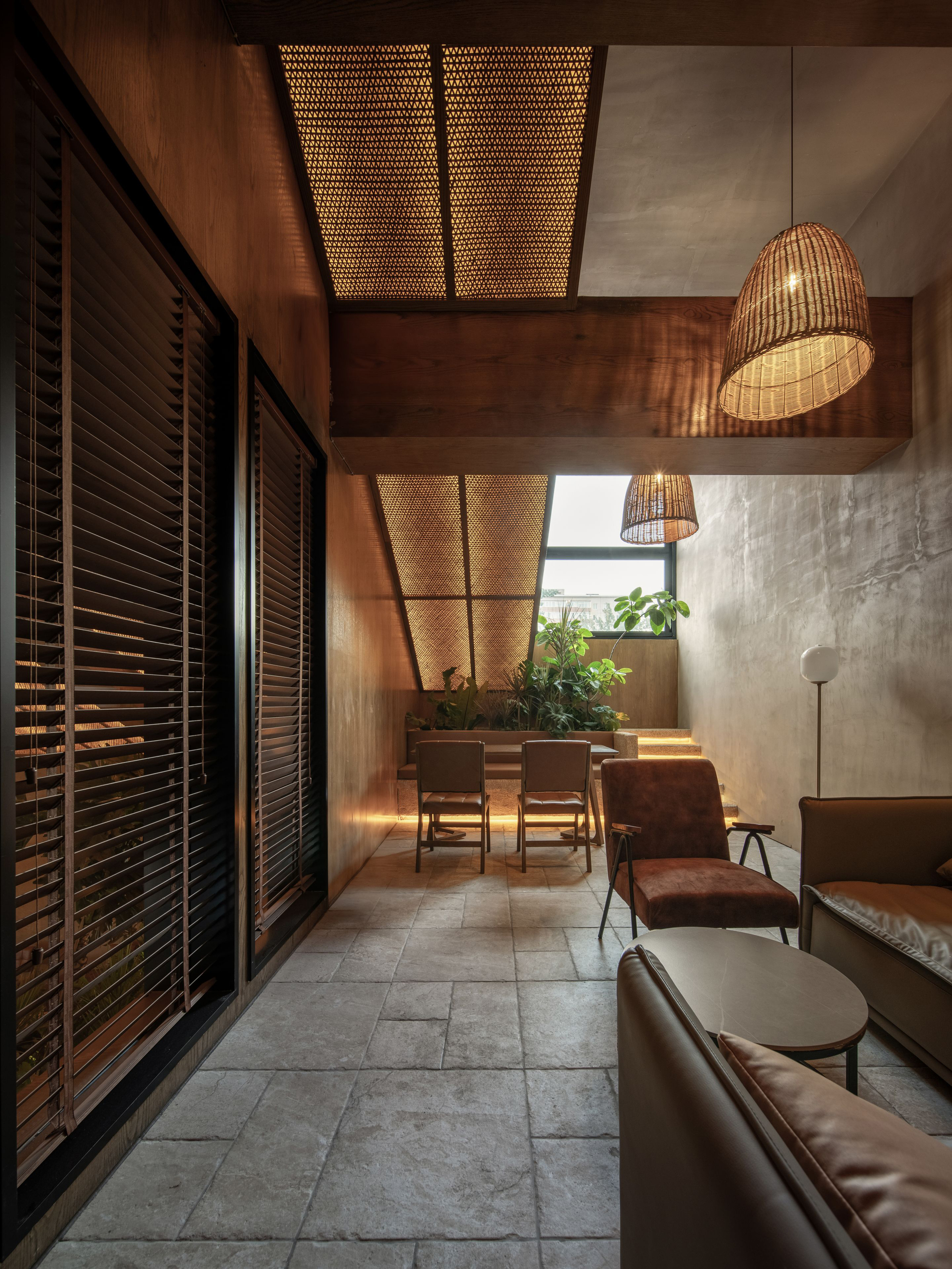 The Bond by hide&seek Bar & Restaurant / DAGA Architects-35