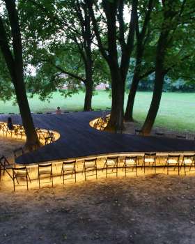 漂浮剧场（Levitating Theatre）