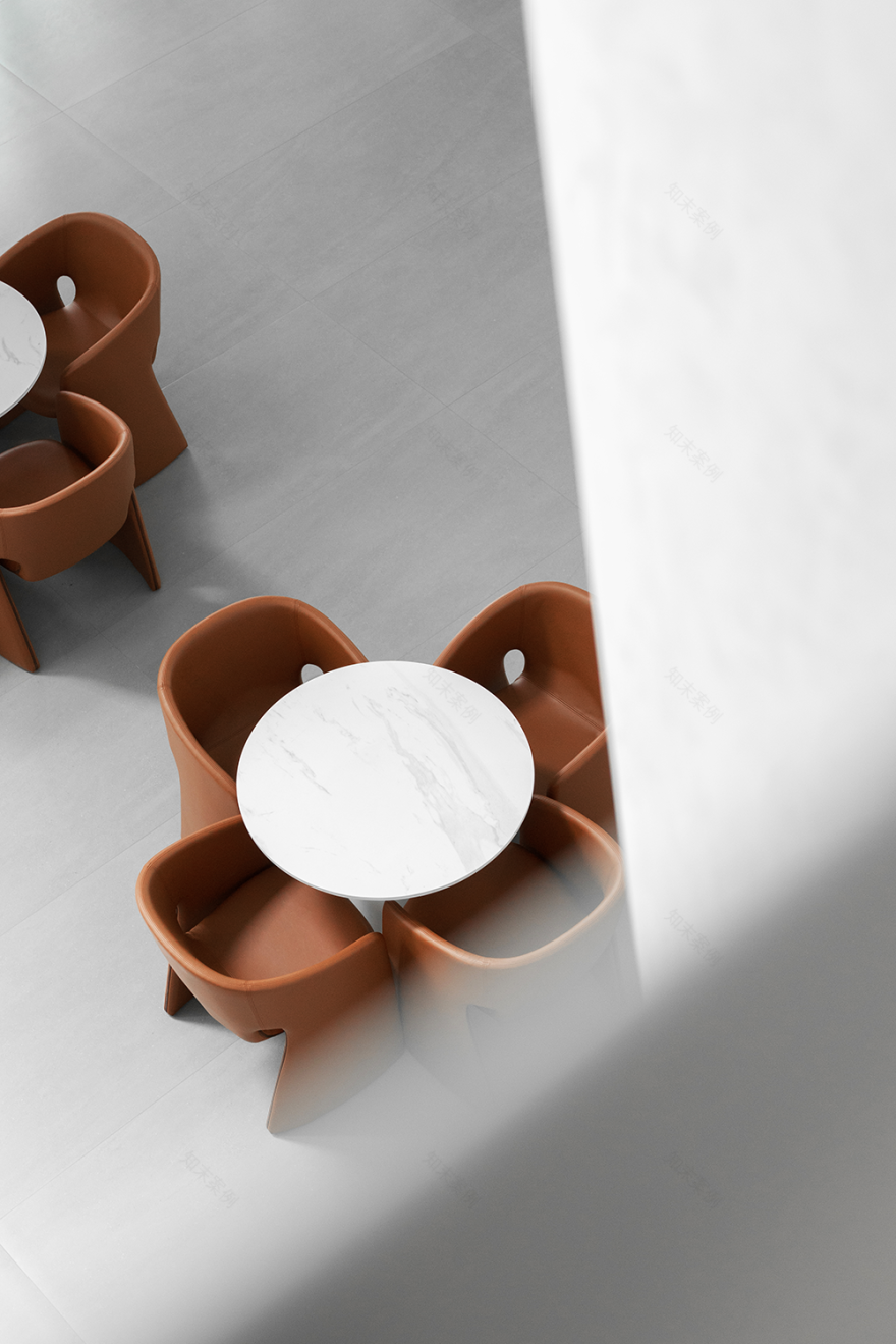 光与几何的极简艺术空间 · 绿意盎然的梦幻家居会所丨大诺营造-47