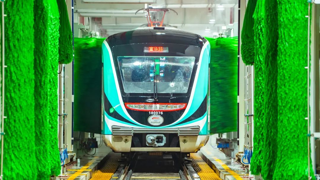 山水重庆轨道+1！重庆轨道交通18号线开通-15