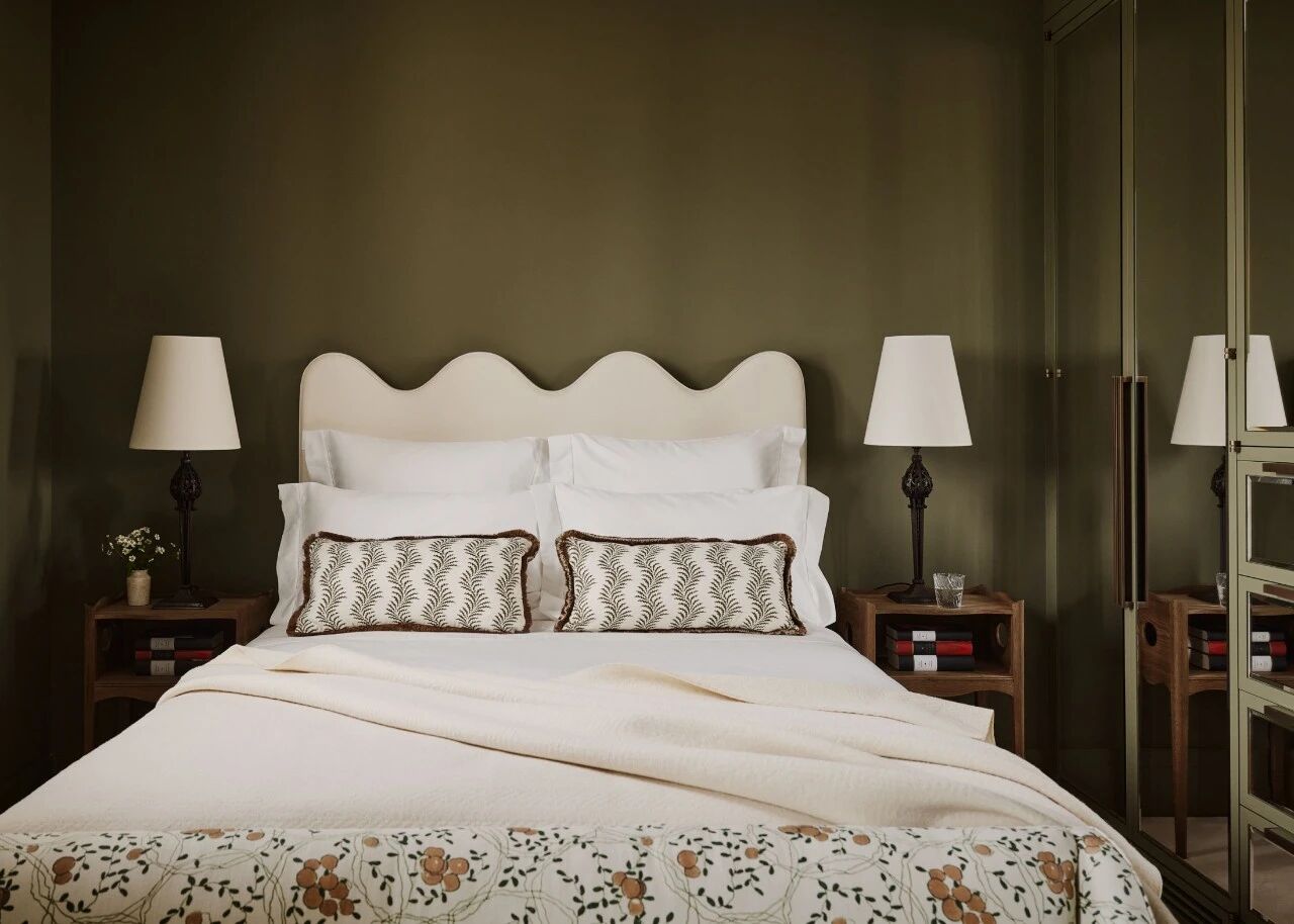 不列颠探险家号列车内部设计丨英国威尔士丨Albion Nord,合作艺术家有Luke Edward Hall等-79