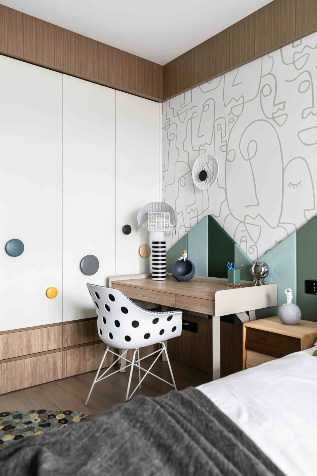 大理石+原木，80后业主的现代风四居室 | 花漾美作-98