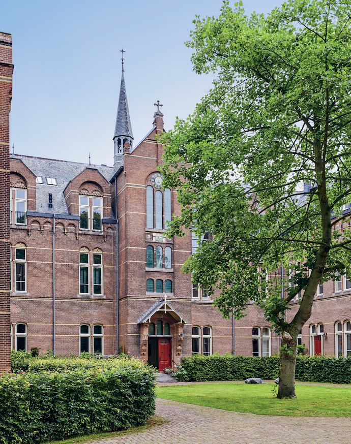 Monastery Chapel Turned Open-Plan Apartment in Dutch Village | VISI-1