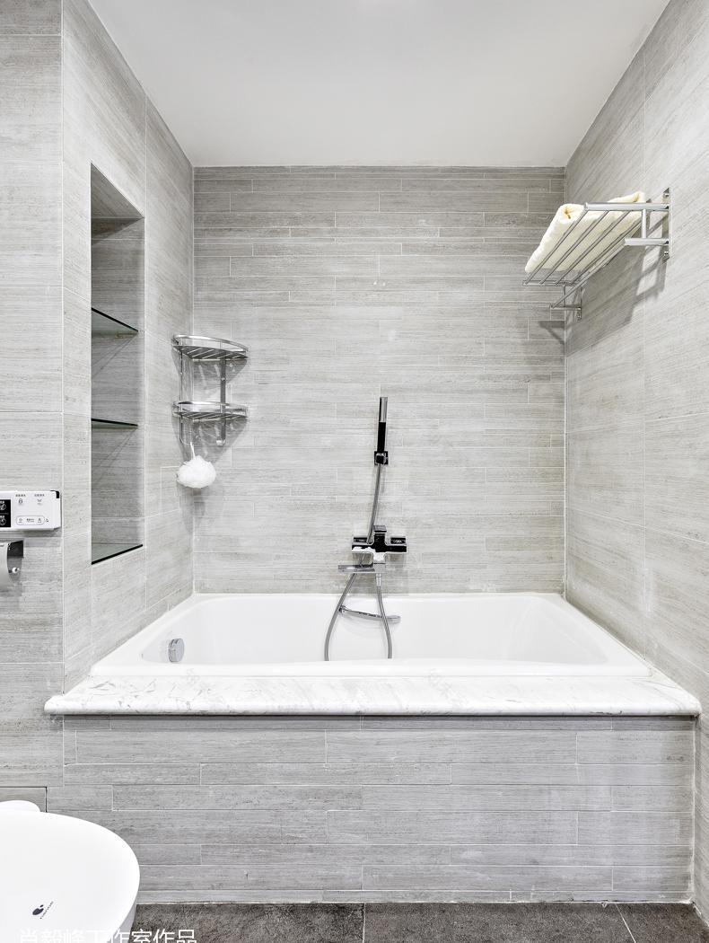 温馨北欧风,家庭娱乐室与工作区的完美融合-23