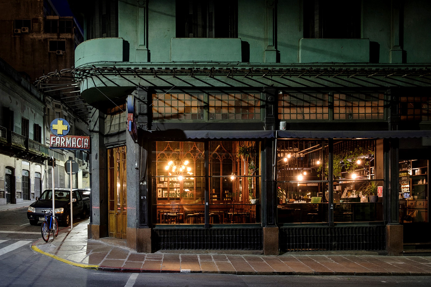 拯救历史,重塑身份的乌拉圭老药房咖啡馆-0