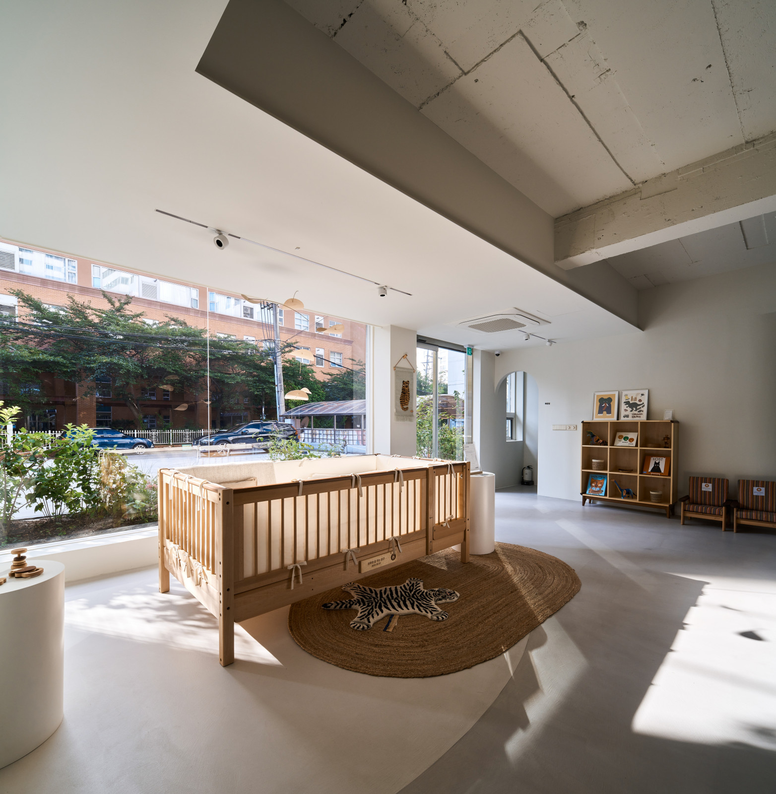 白色与木纹，高品质儿童家具设计-12