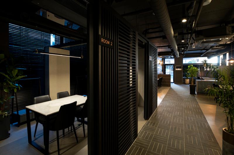 50 坪韩牛专卖店 | 现代黑色风格打造高级就餐体验-11