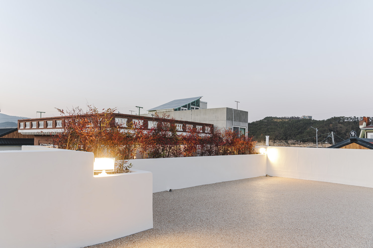 白色与木色，150 平米极简主义韩式餐厅设计-21