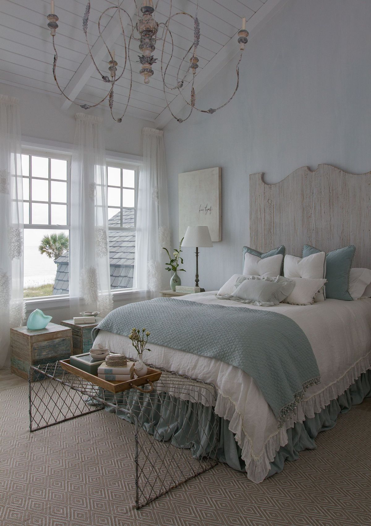 40 Beach Themed Bedroom Ideas to Take You Away-7
