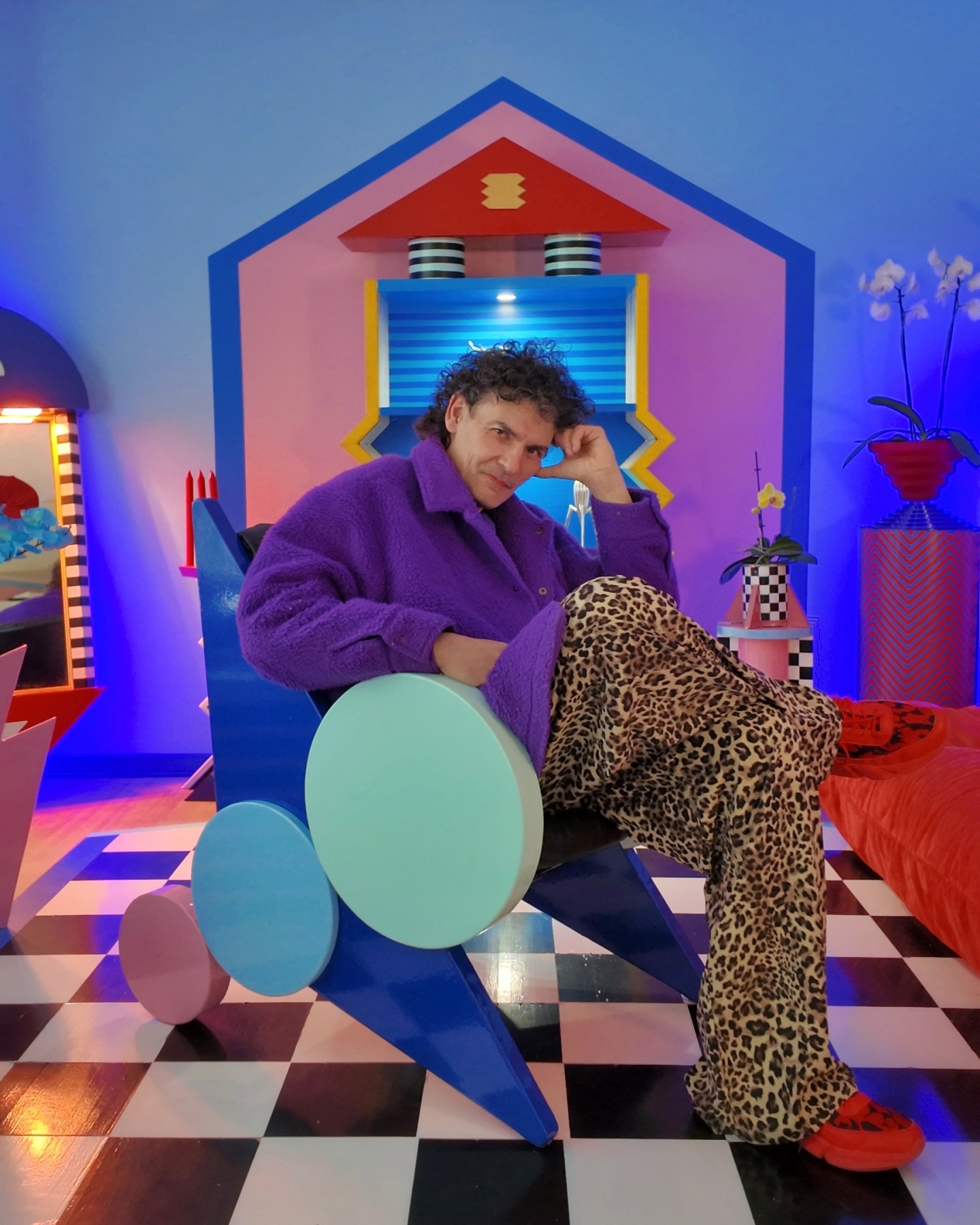 丹麦艺术家色彩公寓室内设计丨丹麦哥本哈根丨雅各布·米兹拉希（Jakob Mizrahi）-0