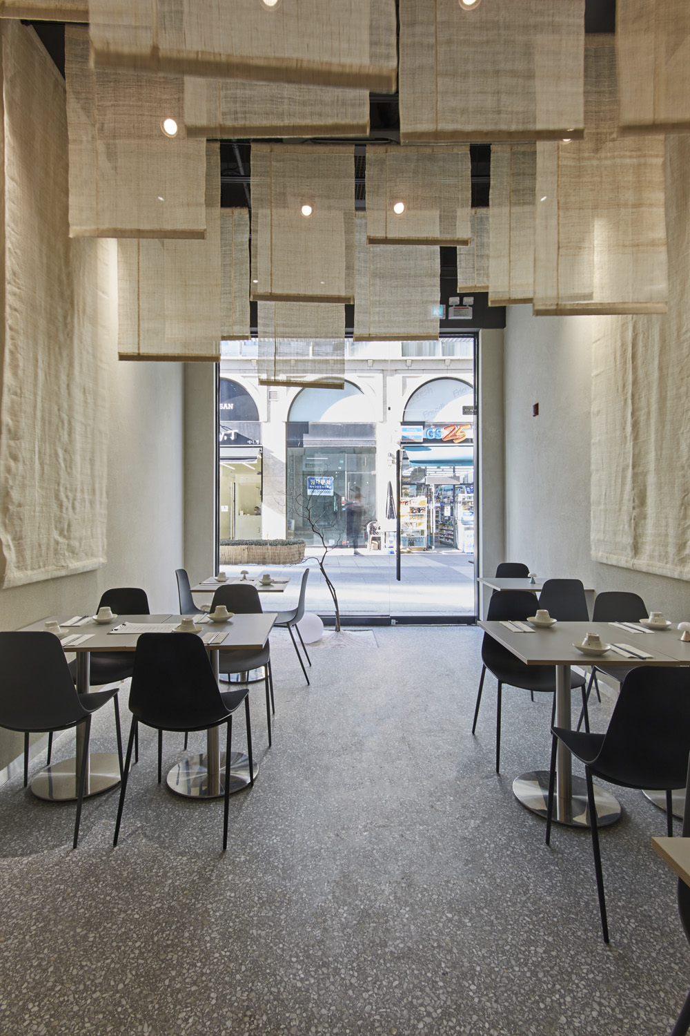 东方韵味的 12 平米 Wine Bar 设计-4