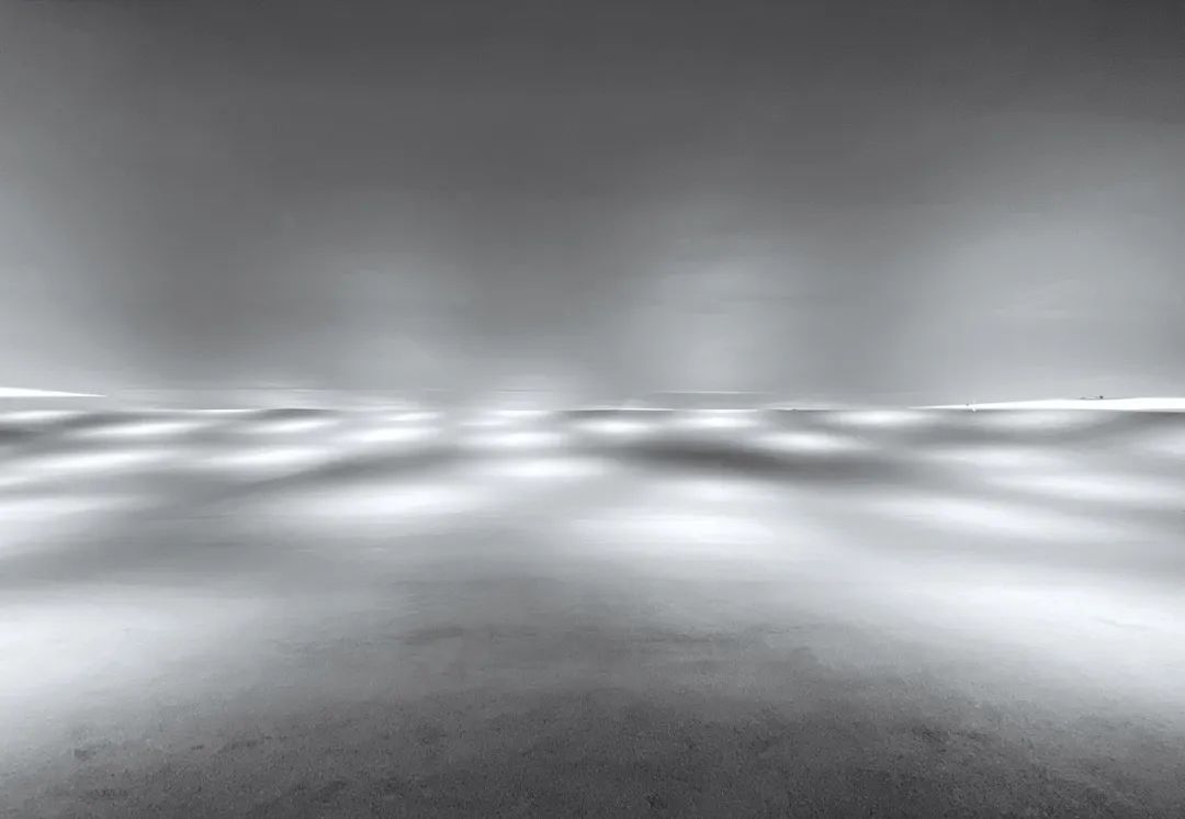 日本“最空白”建筑！无墙无柱无固定用途，59扇天窗让雨水阳光随意进出！网友：躺着发呆都变浪漫了-36