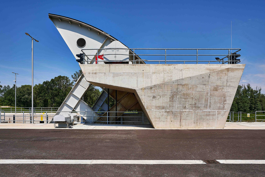 匈牙利 MosoniDanube 防洪闸门控制大楼丨TÉRHÁLÓZAT-31