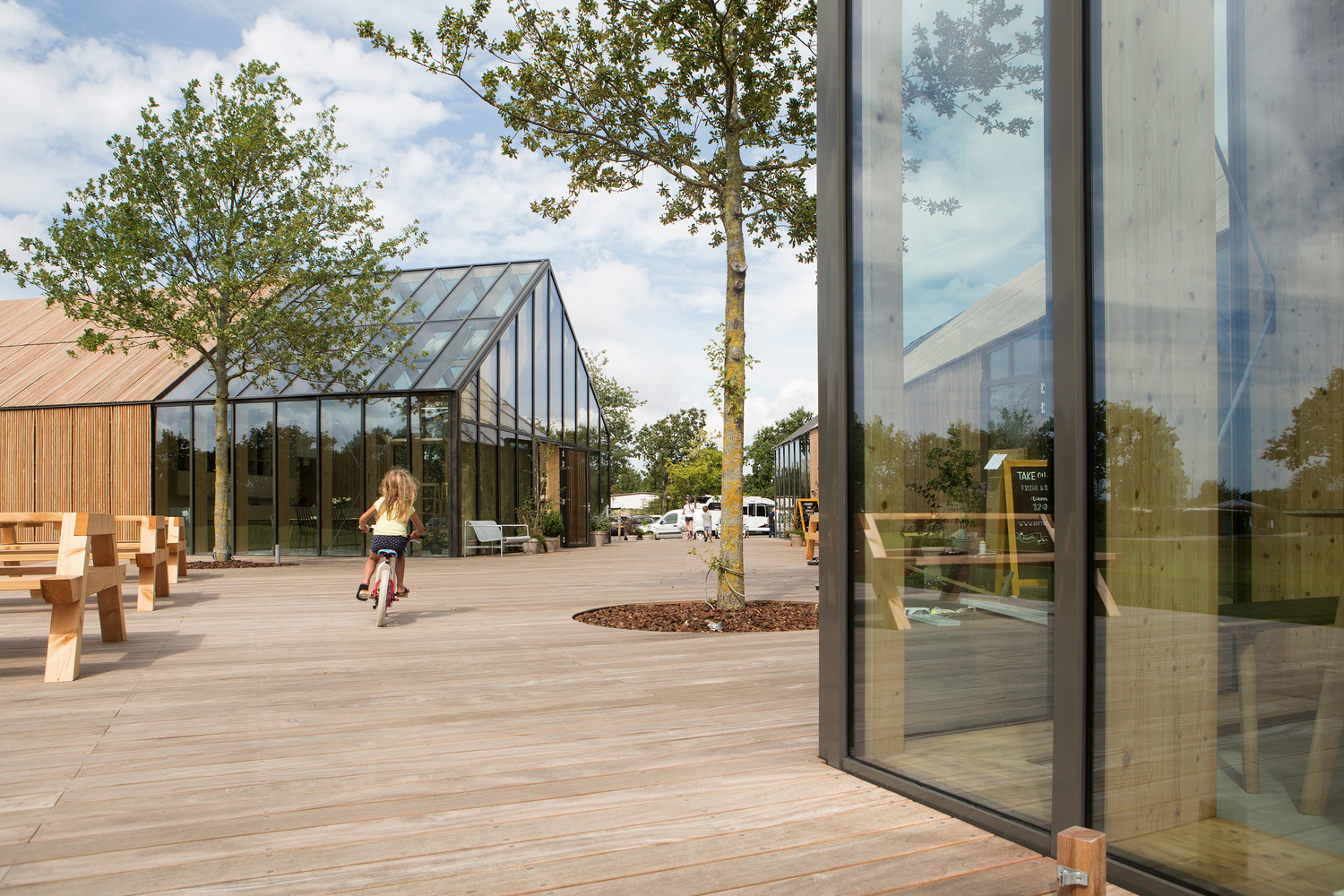 荷兰 De Klepperstee 公园中央建筑丨Vakwerk 建筑师事务所-8