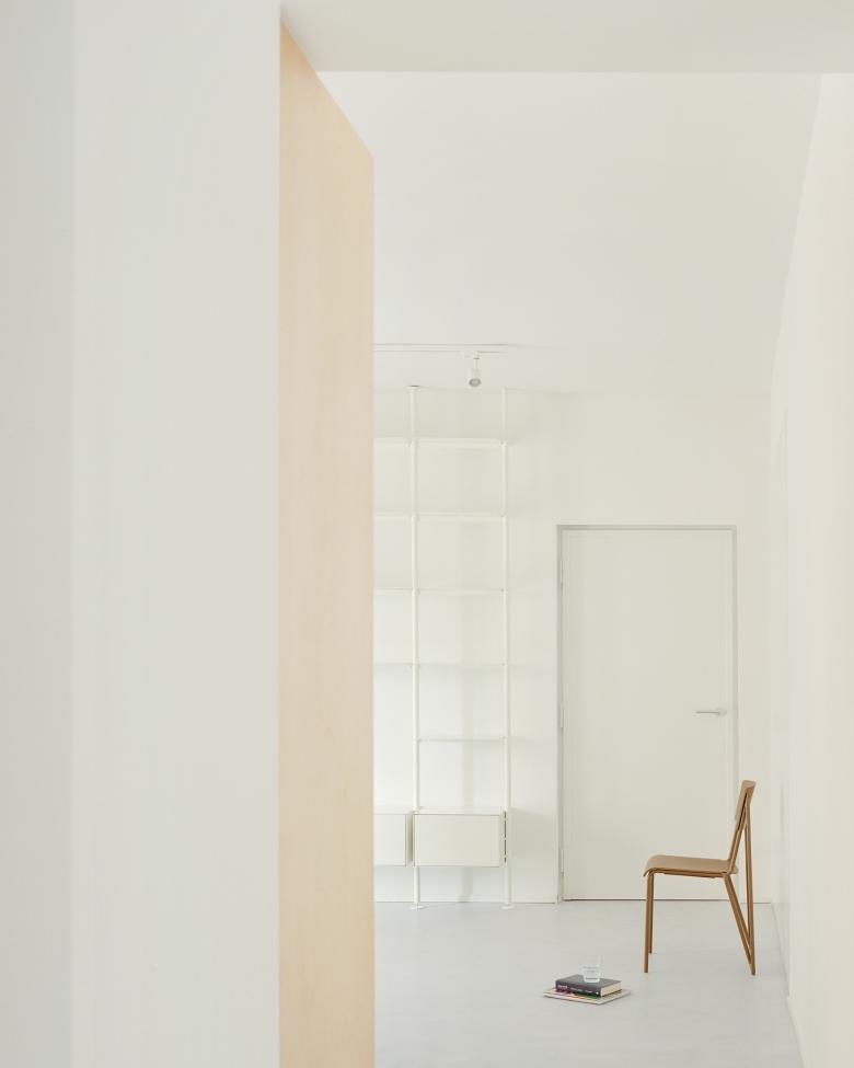 米兰小型公寓的家庭办公室丨意大利米兰丨SET Architects-16