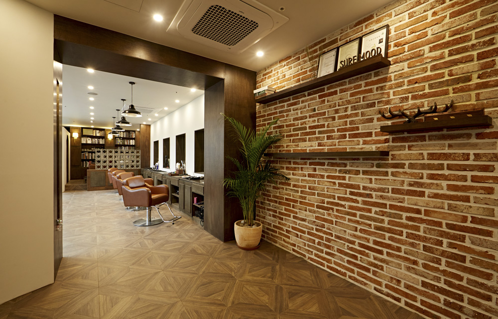 20 平米男士美容室，极简风格的设计魅力-3