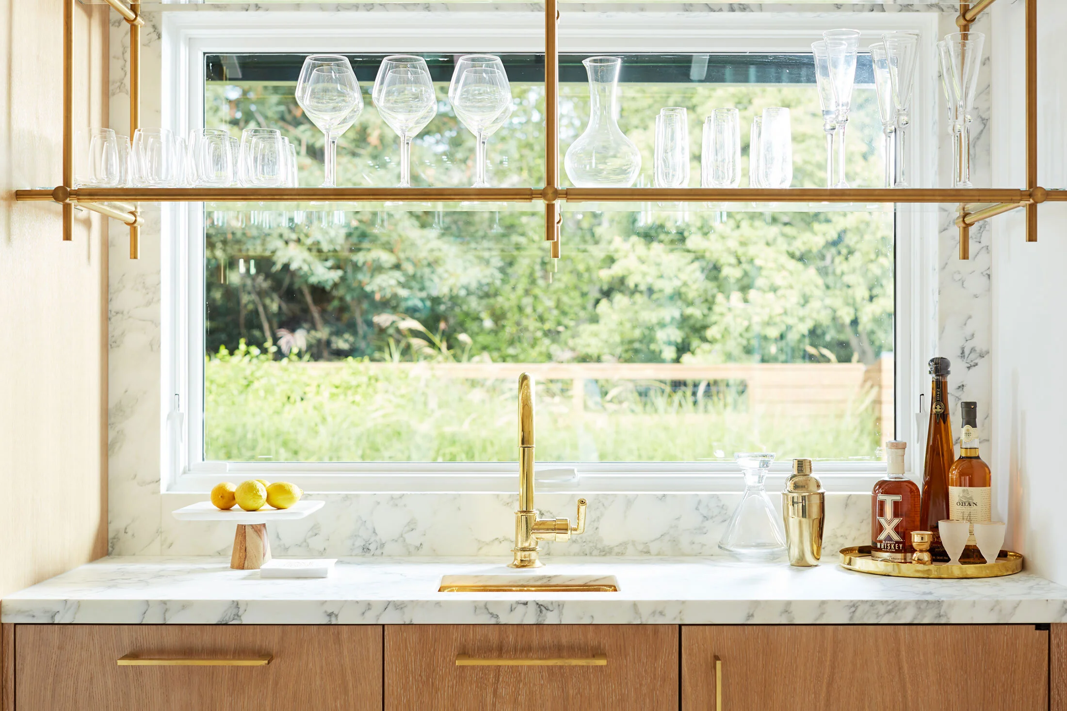 中世纪 吕·厄·HSH室内设计公司

注：Lu·e可能是特定人名或品牌名，由于缺乏更多背景信息，只能按音译处理 丨美国丨HSH Interiors AOR-12