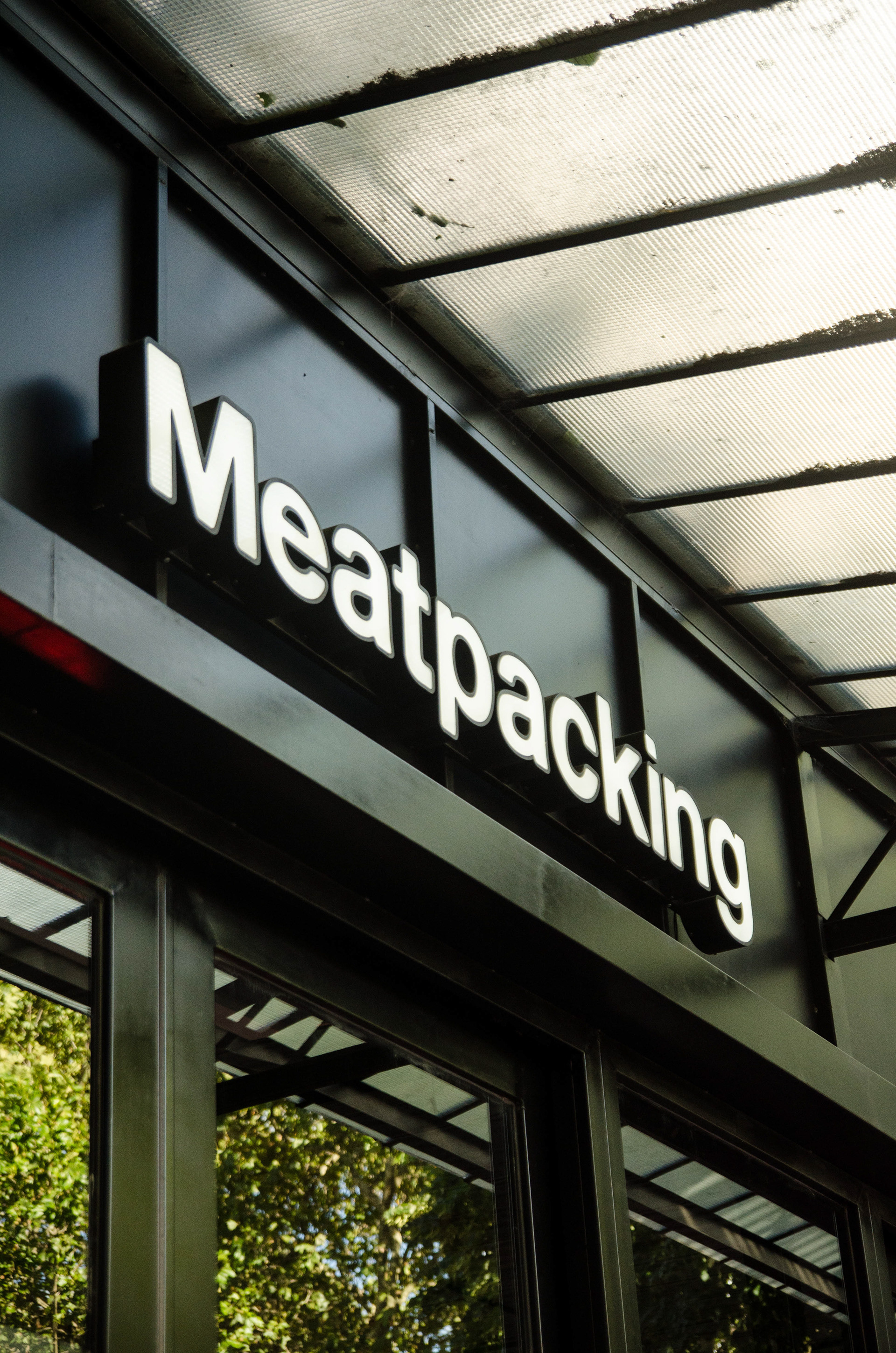 Meatpacking Burger & Meatball Stop. Branding-15