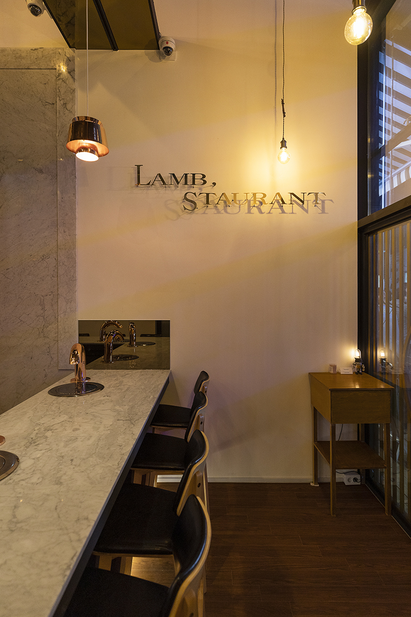 光之盛宴 | 15 坪现代烧烤店设计解析-8