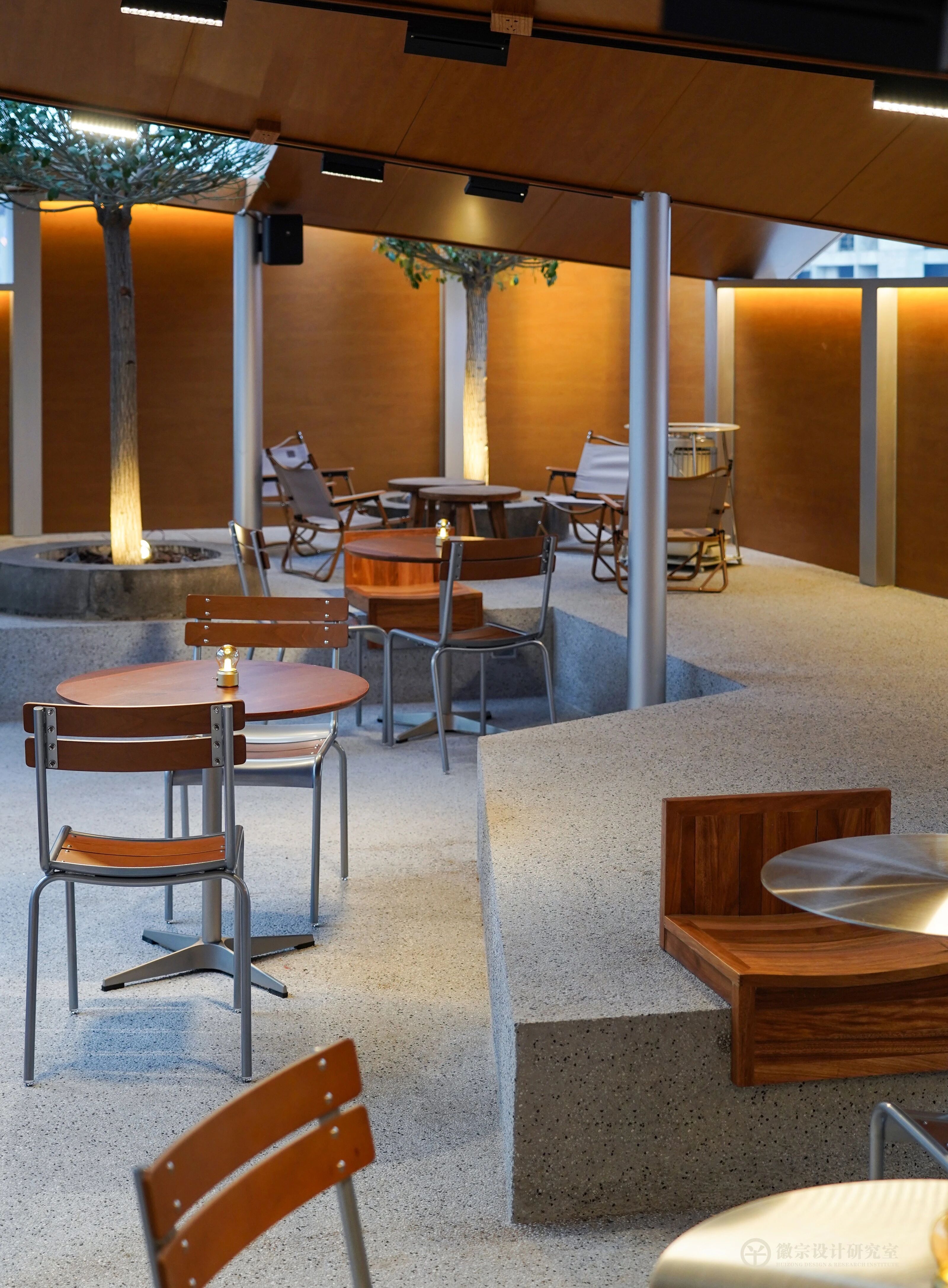 「被撕开的礼盒」SOONSOO CHICKEN中国首店设计丨中国郑州-17