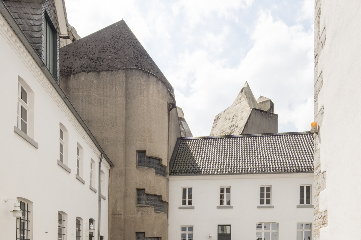 戈特弗里德·博姆的"残酷信仰" · 纳维吉斯马林德姆教堂设计-2