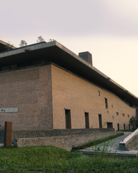 绿源石雕塑艺术博物馆丨中国成都丨刘家琨建筑设计事务所（Jiakun Architects）