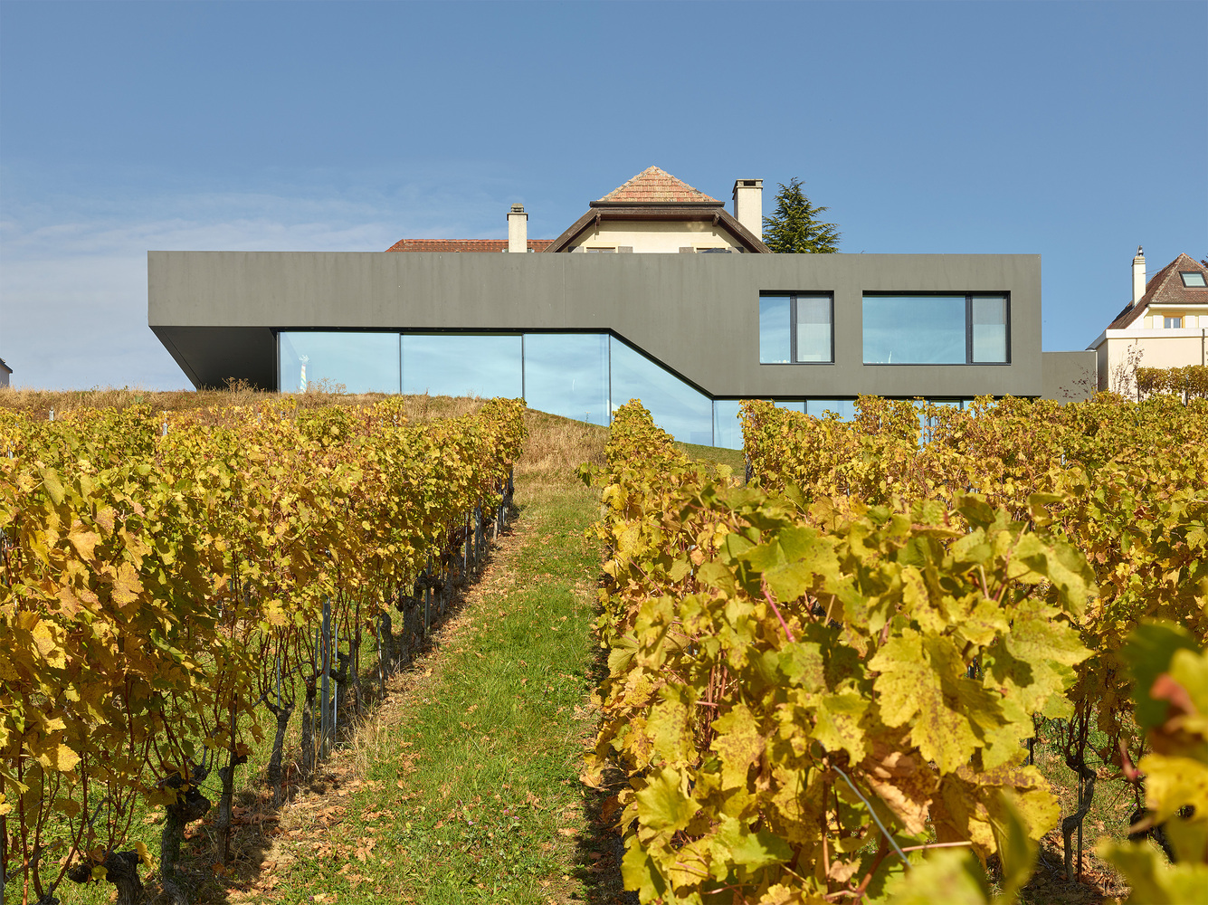 瑞士村庄中的悬浮美景——穆勒别墅-34