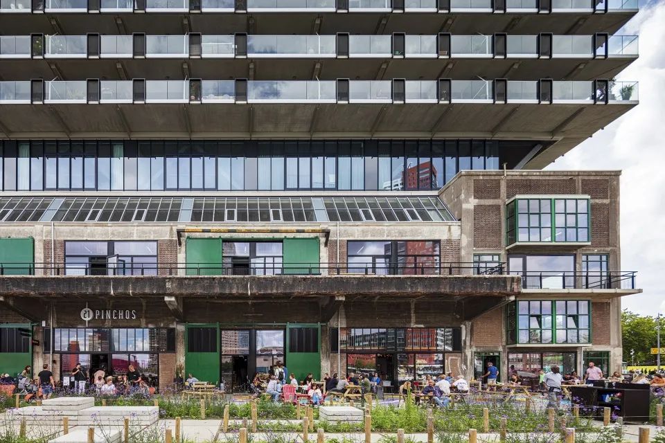 鹿特丹 Fenix I 综合体 | 历史与现代的融合-23