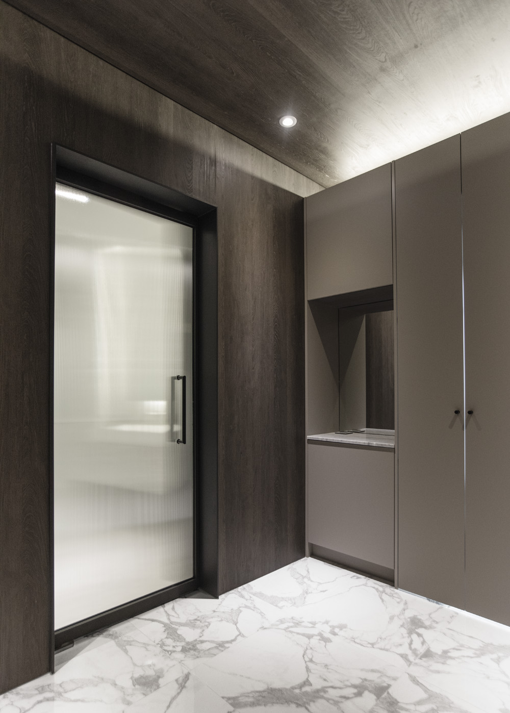 高级白色调 | 60 平米公寓的极简设计魅力-12