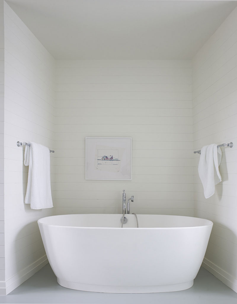 Rhode Island 奇异湖畔小屋，美式传统风格与自然材料的完美融合-12