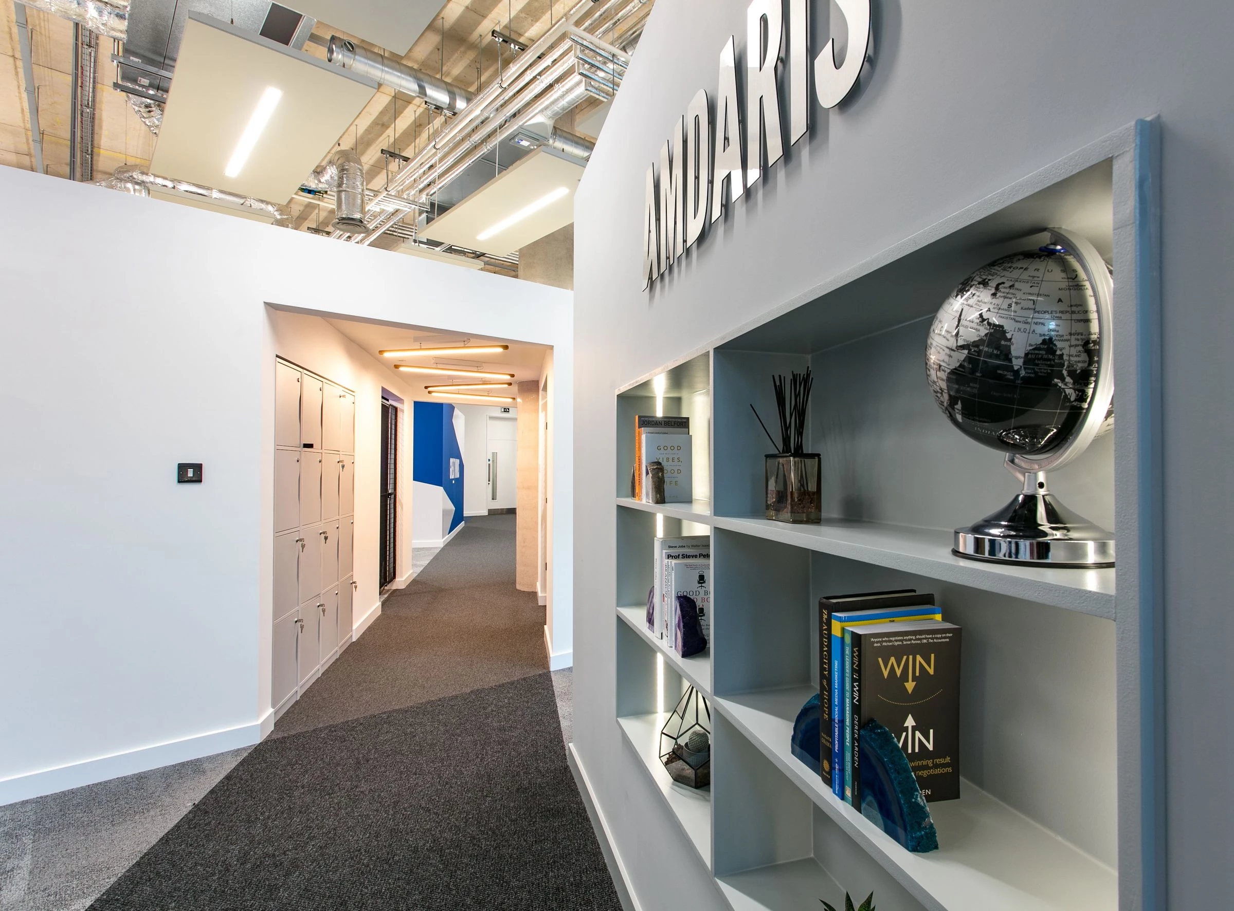 英国 Amdaris 公司明亮灵动办公室设计-18