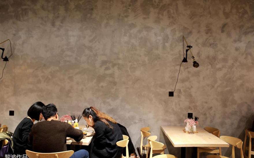 初夏花园 | 极简工业风餐厅设计-17