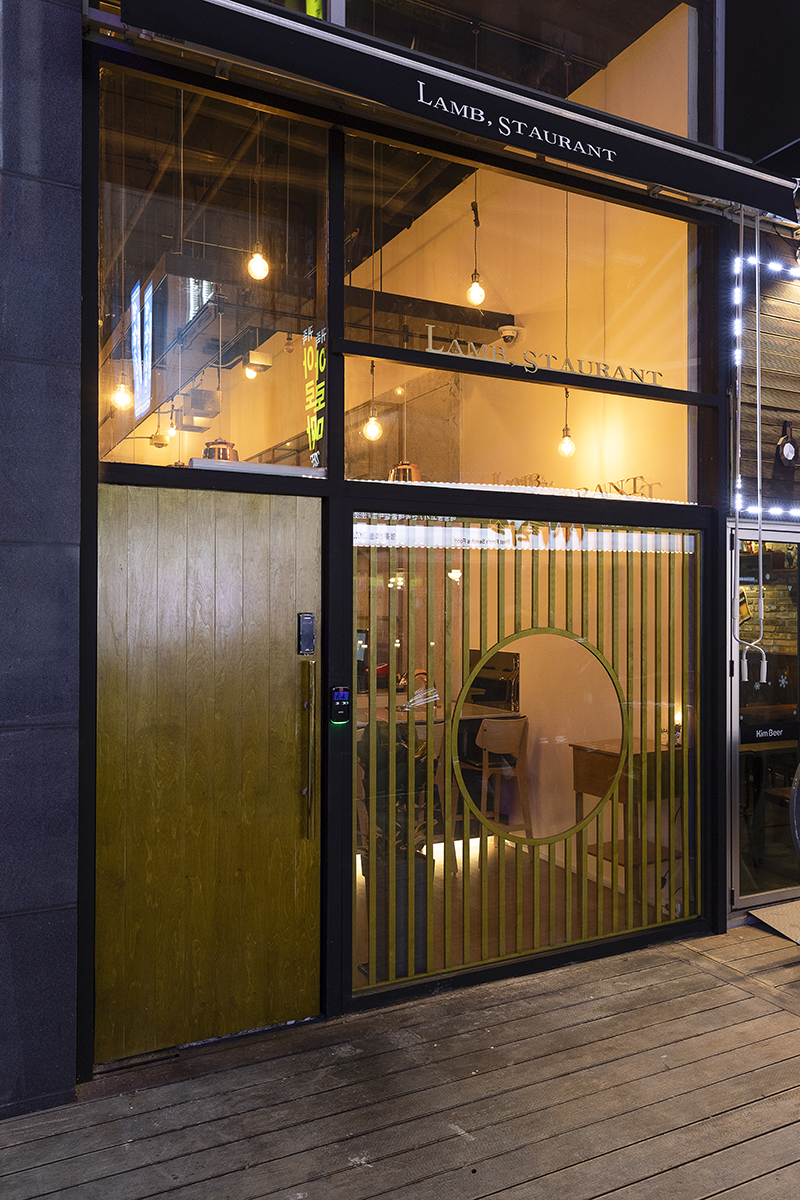 光之盛宴 | 15 坪现代烧烤店设计解析-9