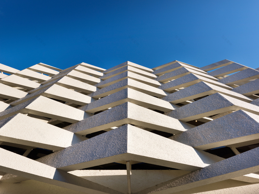 融入自然的动态造型建筑-4