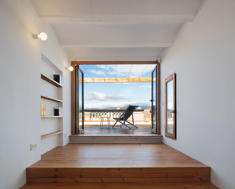 西班牙阁楼公寓变身舒适休闲空间-34