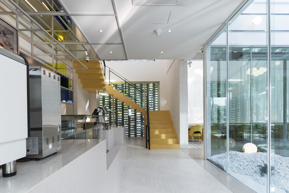 现代高级的布兰奇咖啡馆设计-8