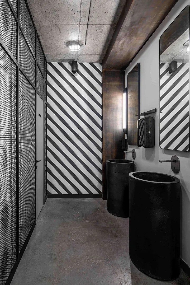 乌克兰 Logity 物流软件办公室,工业风混搭艺术气息-19