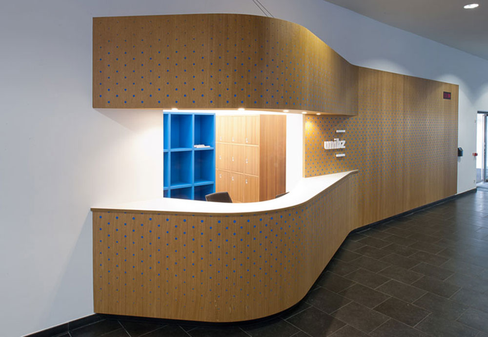 博尔扎诺自由大学接待台设计-5