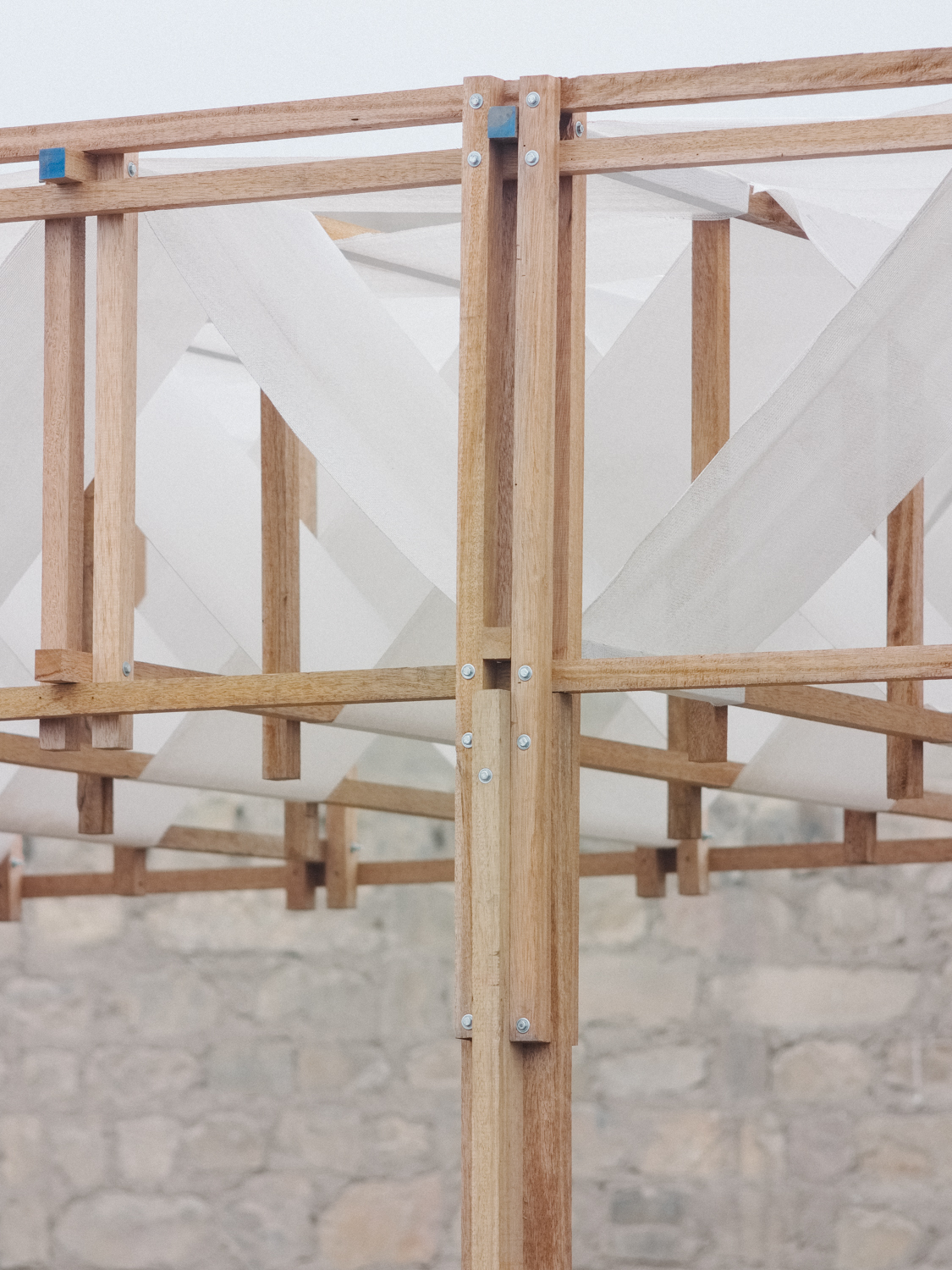 秘鲁帕查卡马克考古遗址的儿童与考古学家共享空间-4