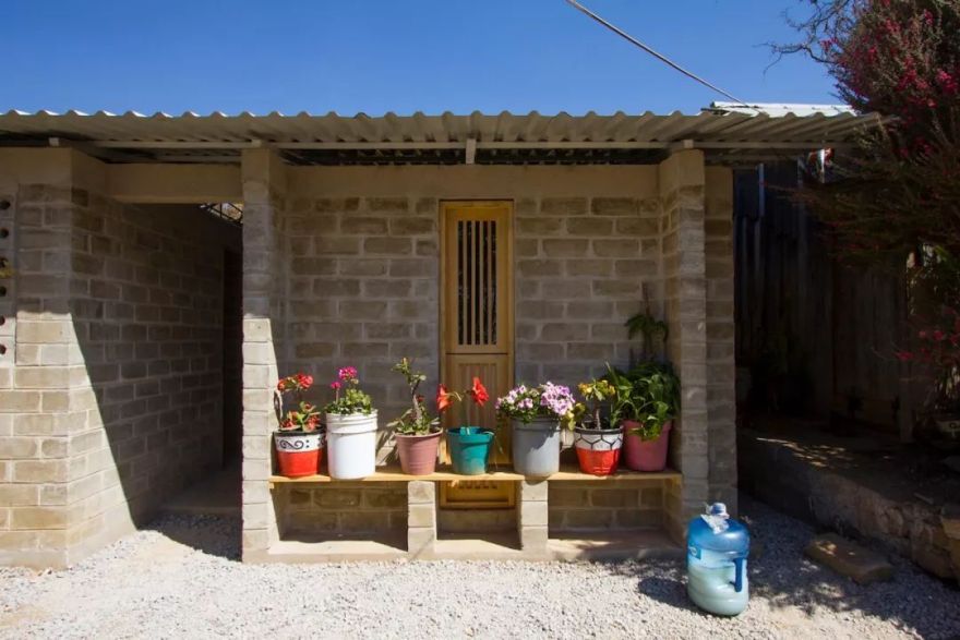 墨西哥瓦伦蒂娜住宅,绿意环绕的环保之家-6