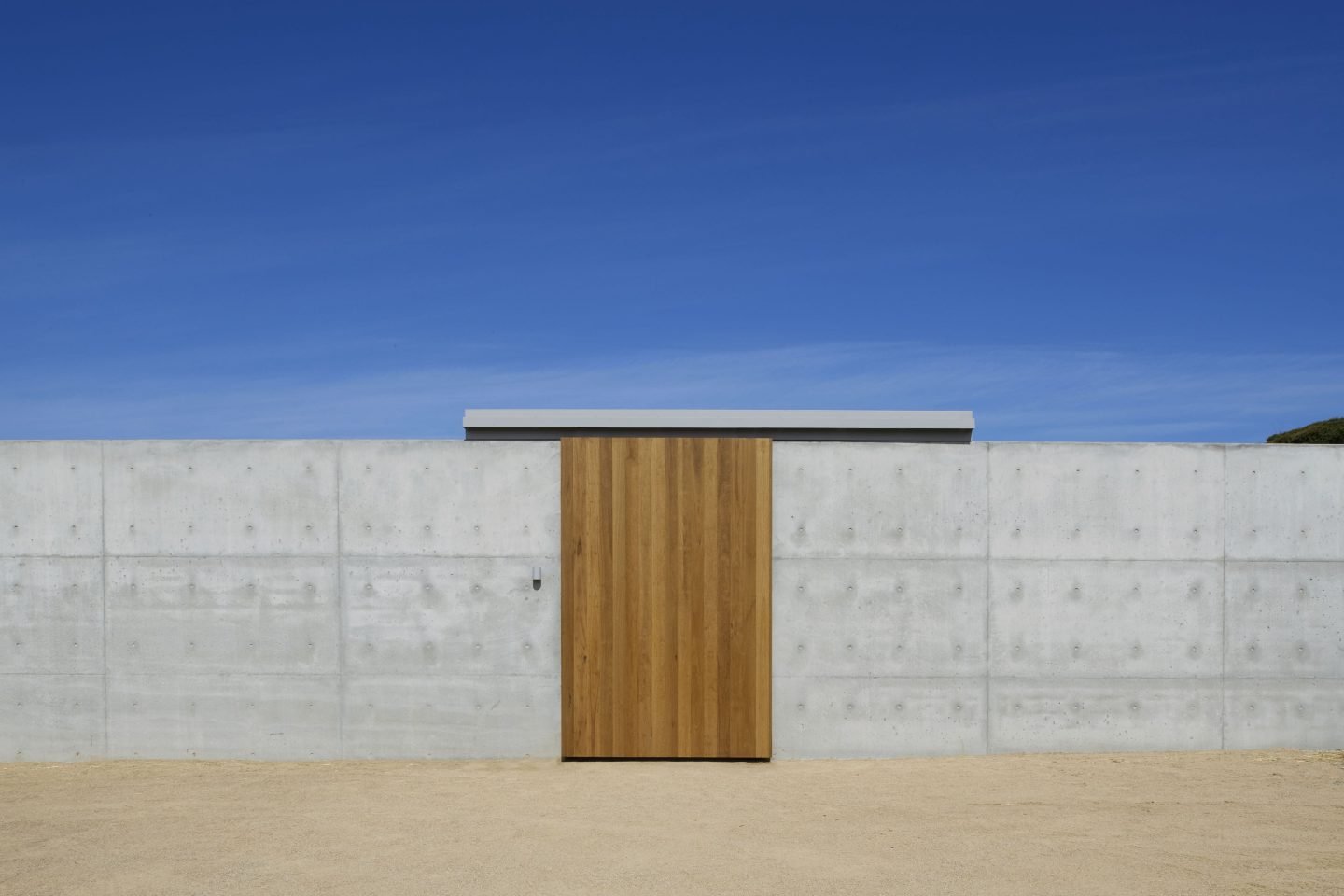 Contrasts And Duality Of Materiality Inform The Design Of House At Prickly Rocks - IGNANT-25